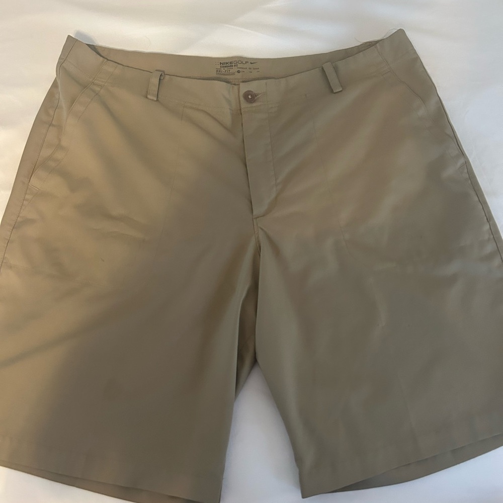 Nike Tan Flat Front Golf Shorts Casual Style